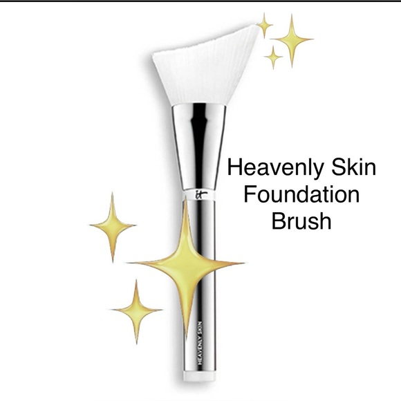 IT Cosmetics Foundation Brush - Picture 1 of 8